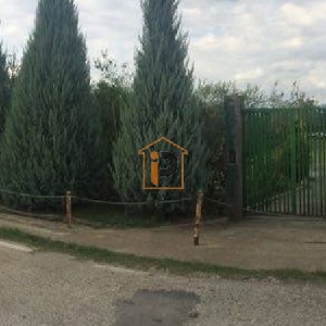 Toke per shitje ne rrugen…