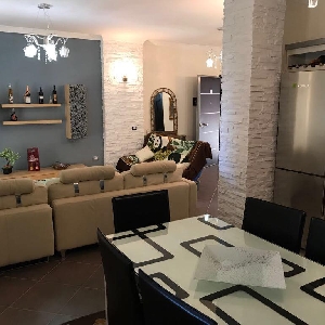 Shitet apartament 2+1…