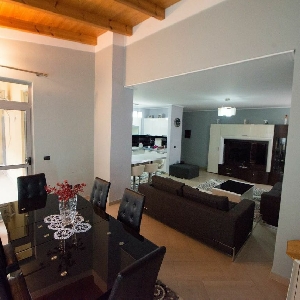 Shitet apartament 2+1…