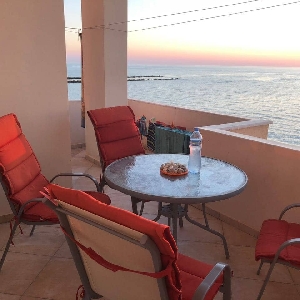 Shitet apartament 2+1…
