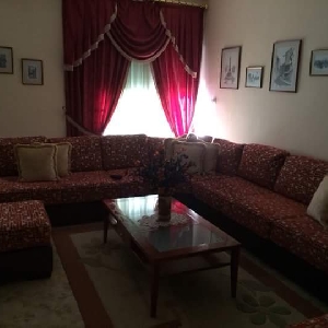 Shitet nje apartament…
