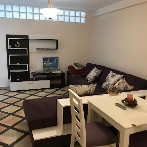 Jepet me qira apartament…