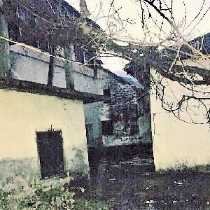 SHITET shtepi ne qytetin…