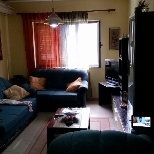 Shitet apartament 2+1…