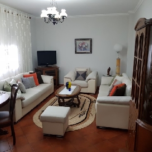 Jepet me QERA apartament…